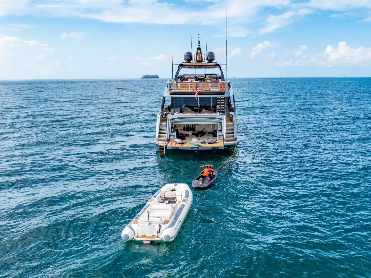 NO SURRENDER | Riva 110 - Photo 3