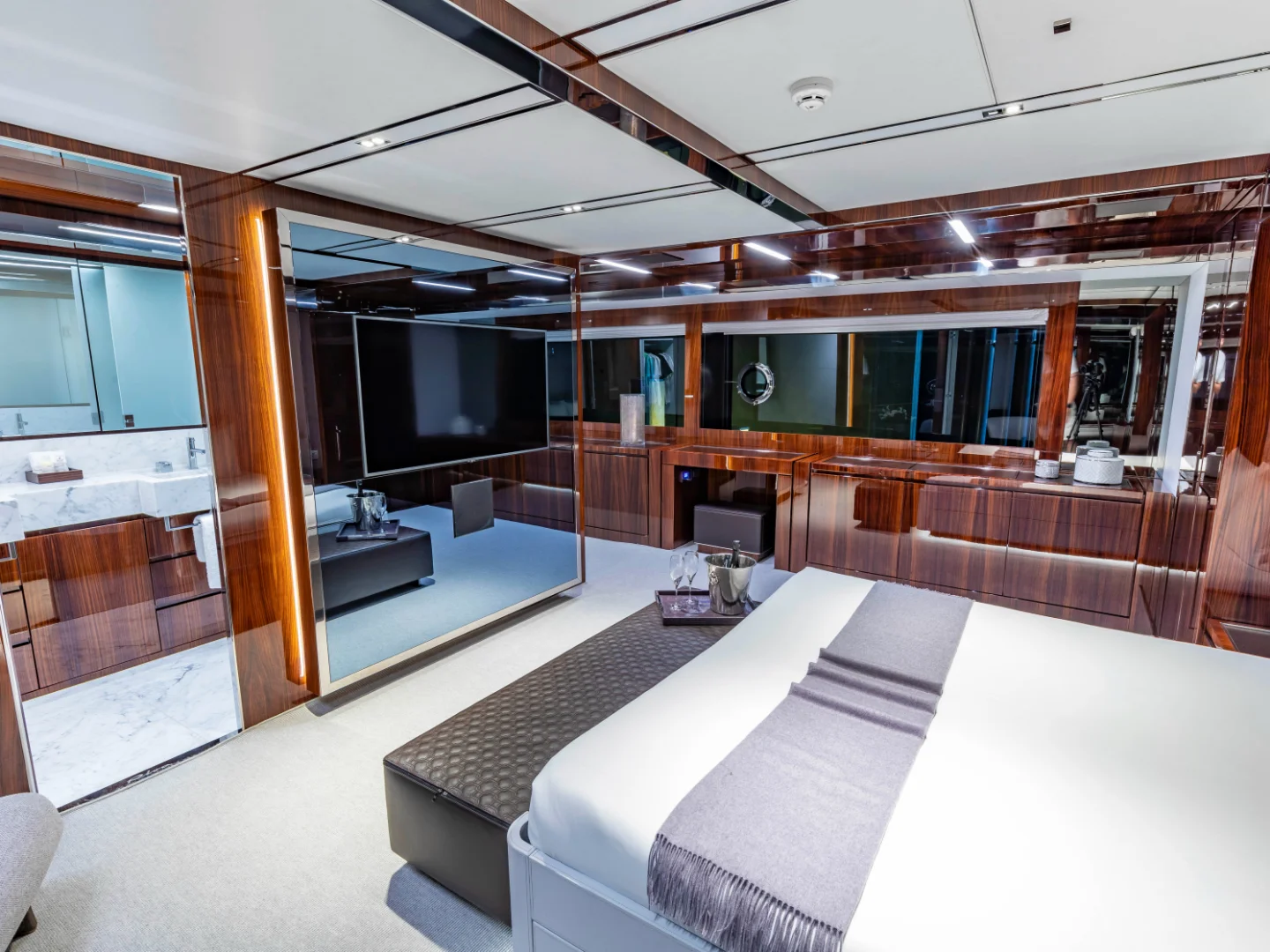 NO SURRENDER | Riva 110 - Photo 20
