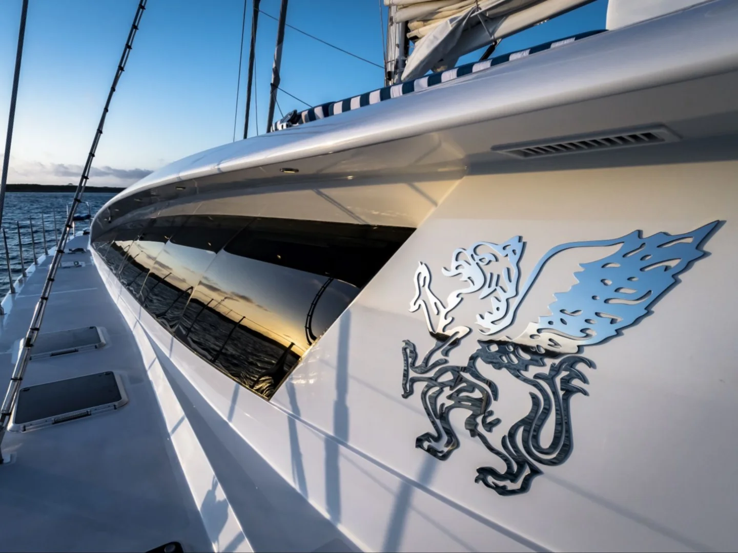 BLUE GRYPHON | Prout 83 - Photo 3