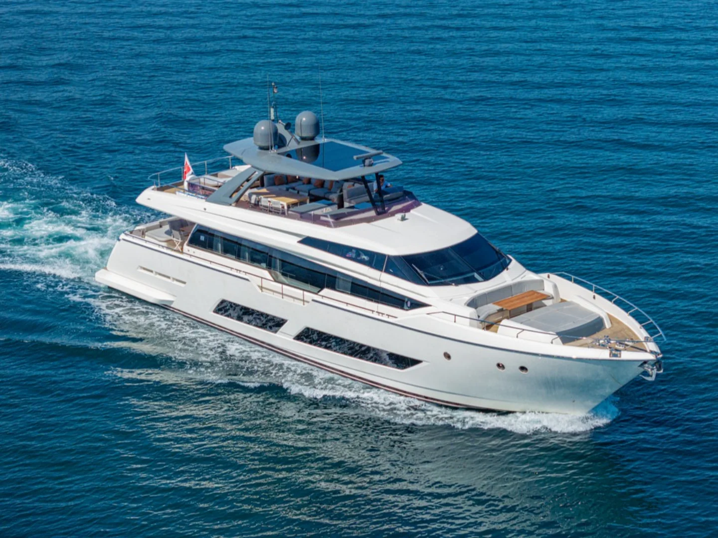 E3 | Ferretti 850