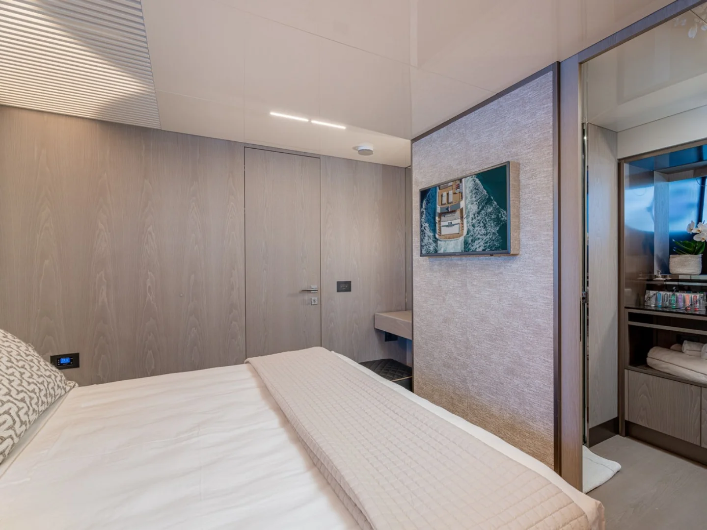 E3 | Ferretti 850 - Photo 26