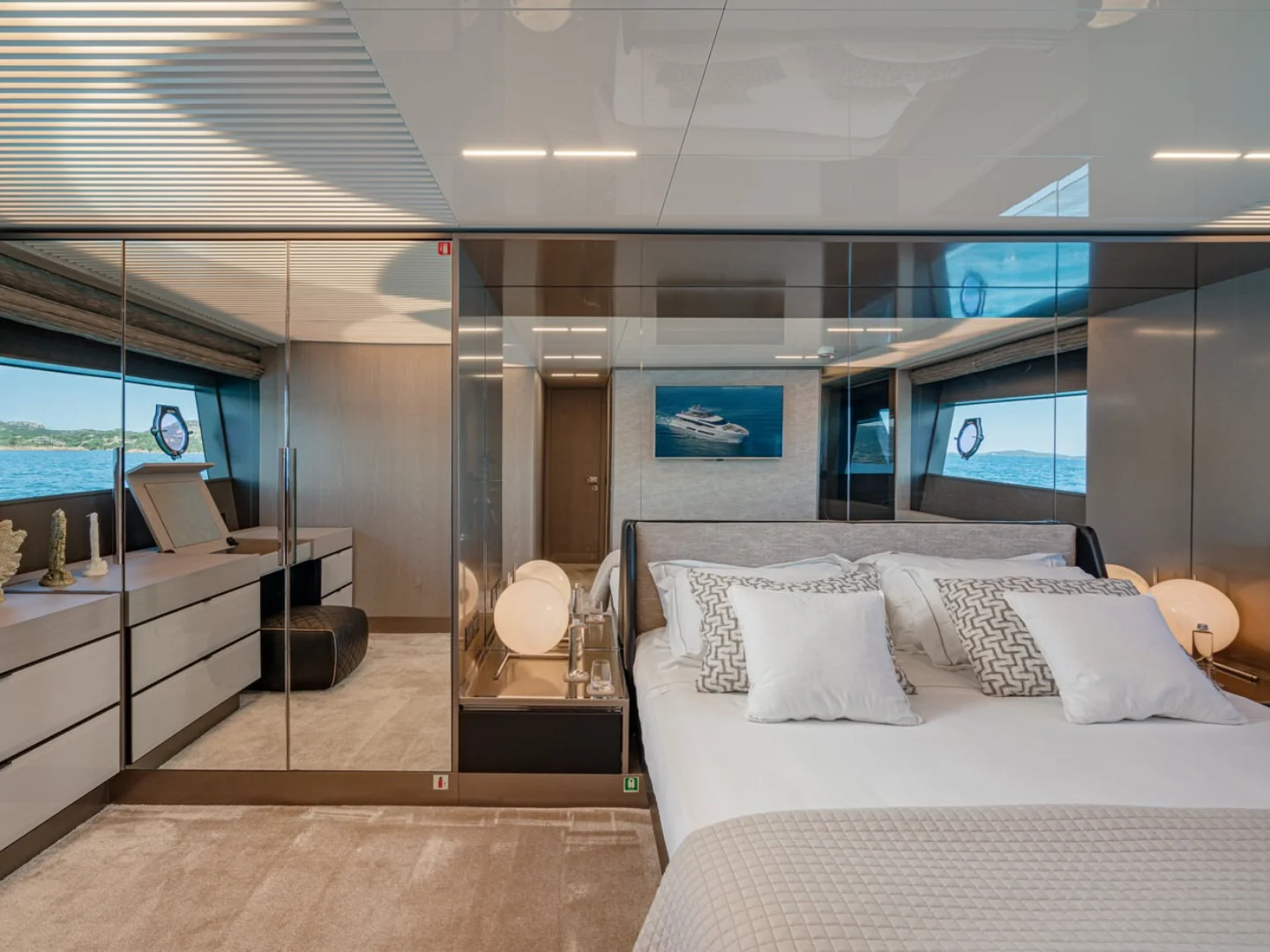 E3 | Ferretti 850 - Photo 31