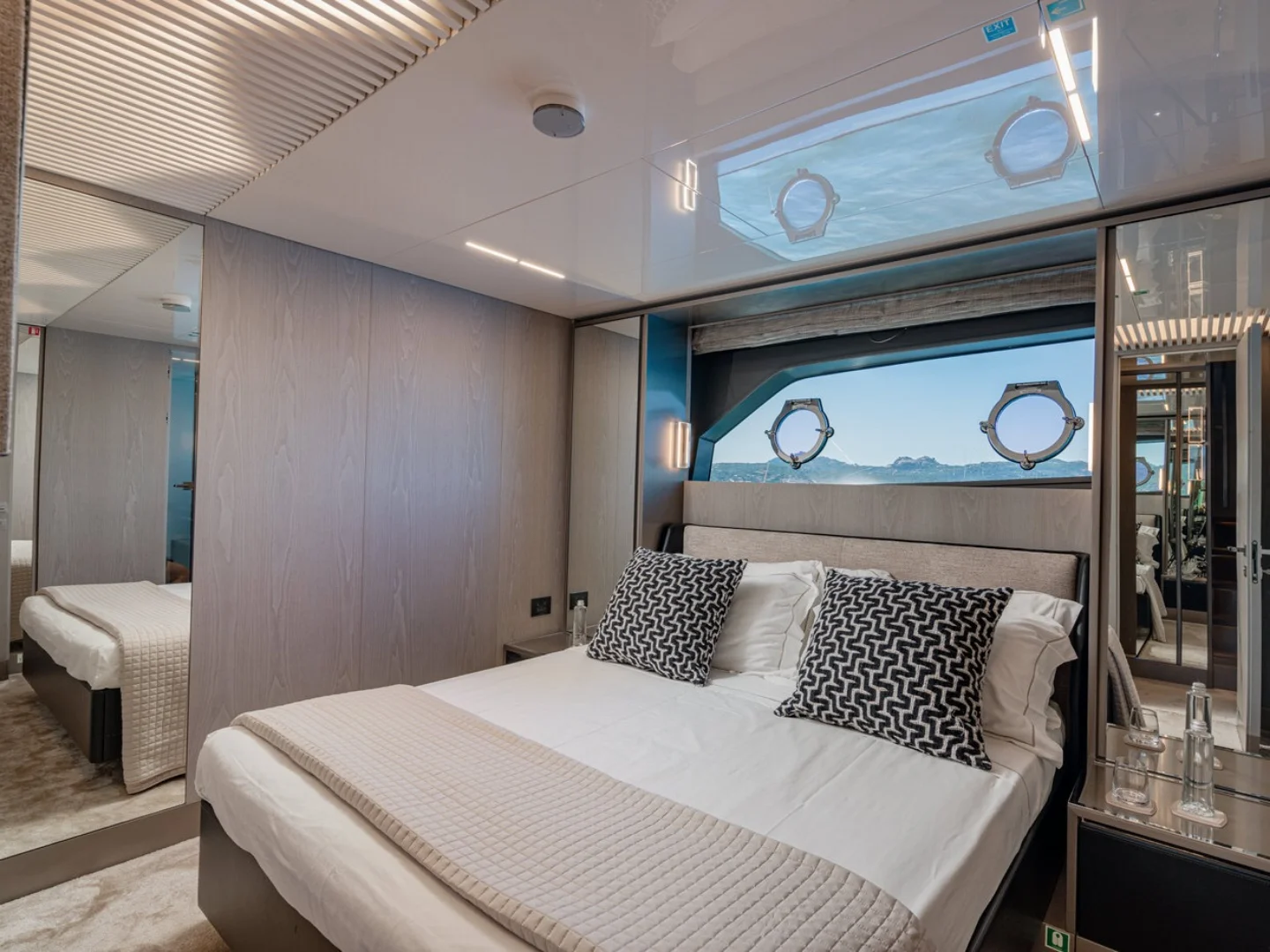 E3 | Ferretti 850 - Photo 35