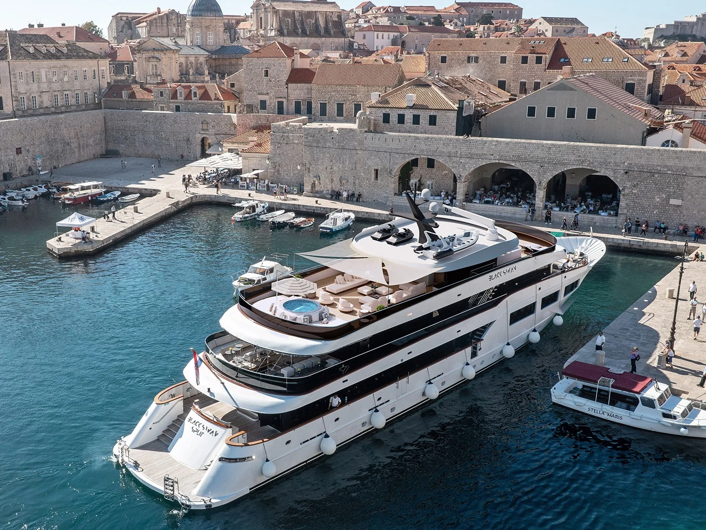 BLACK SWAN | Custom 50M - Photo 9