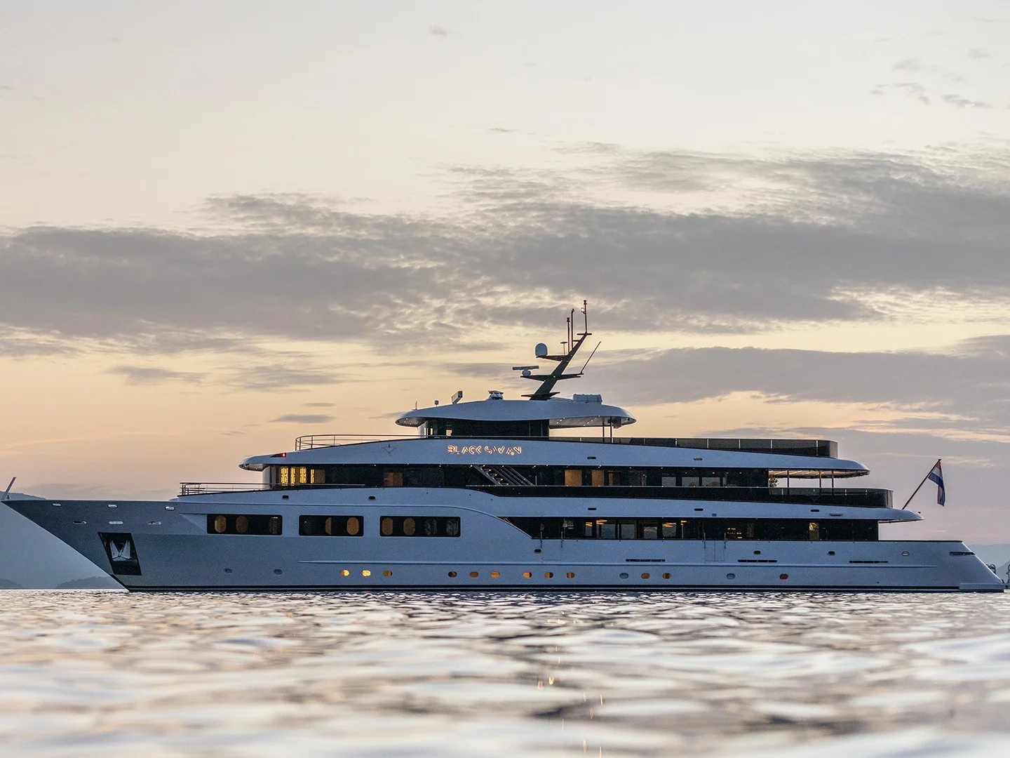 BLACK SWAN | Custom 50M
