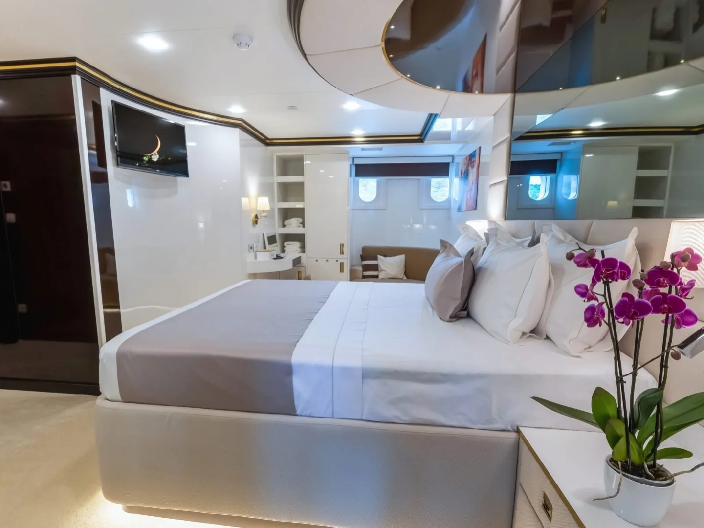 AURUM SKY | Custom 43.5 M - Photo 21