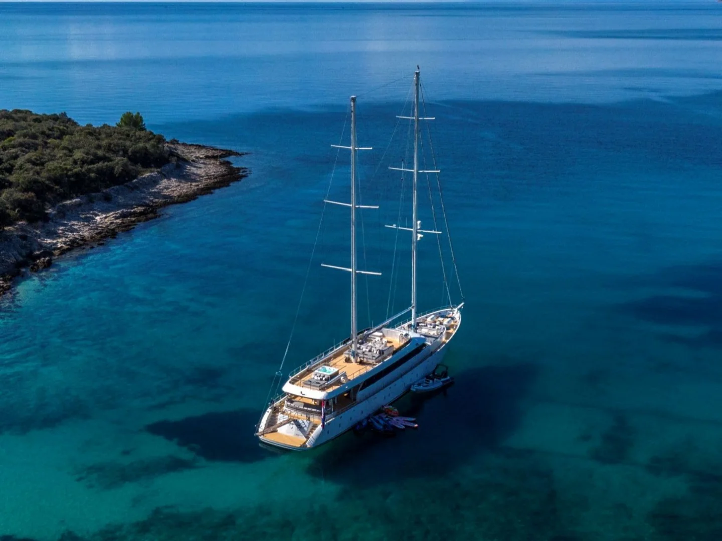 AURUM SKY | Custom 43.5 M - Photo 3