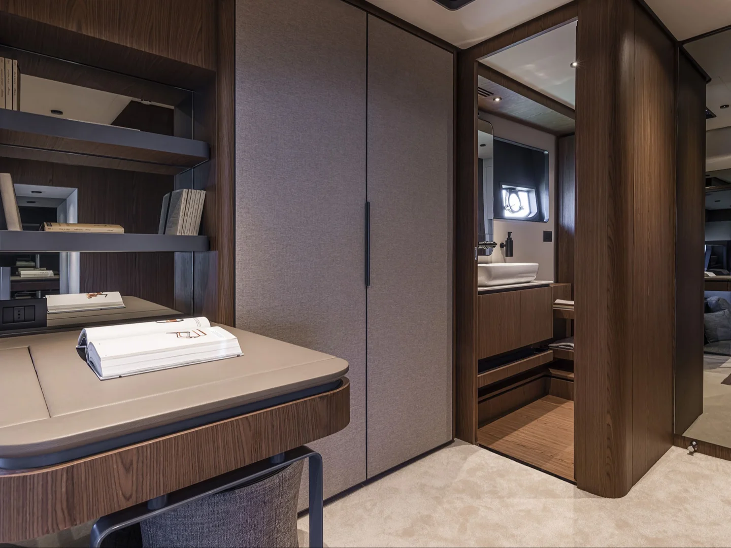 DAENI | Ferretti 580 - Photo 18