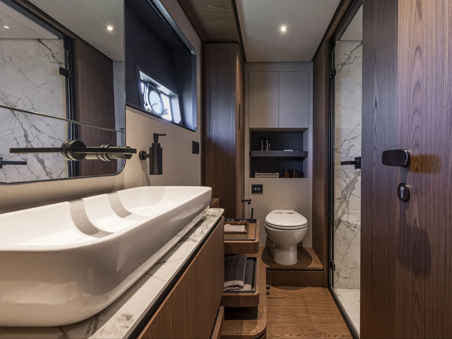 DAENI | Ferretti 580 - Photo 20