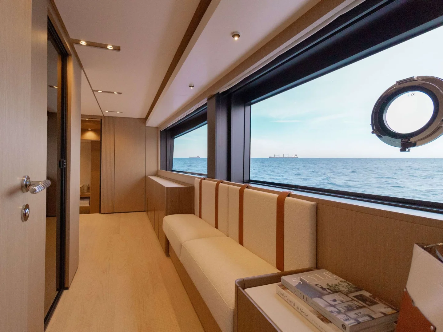 KARMA | Ferretti 100' - Photo 31