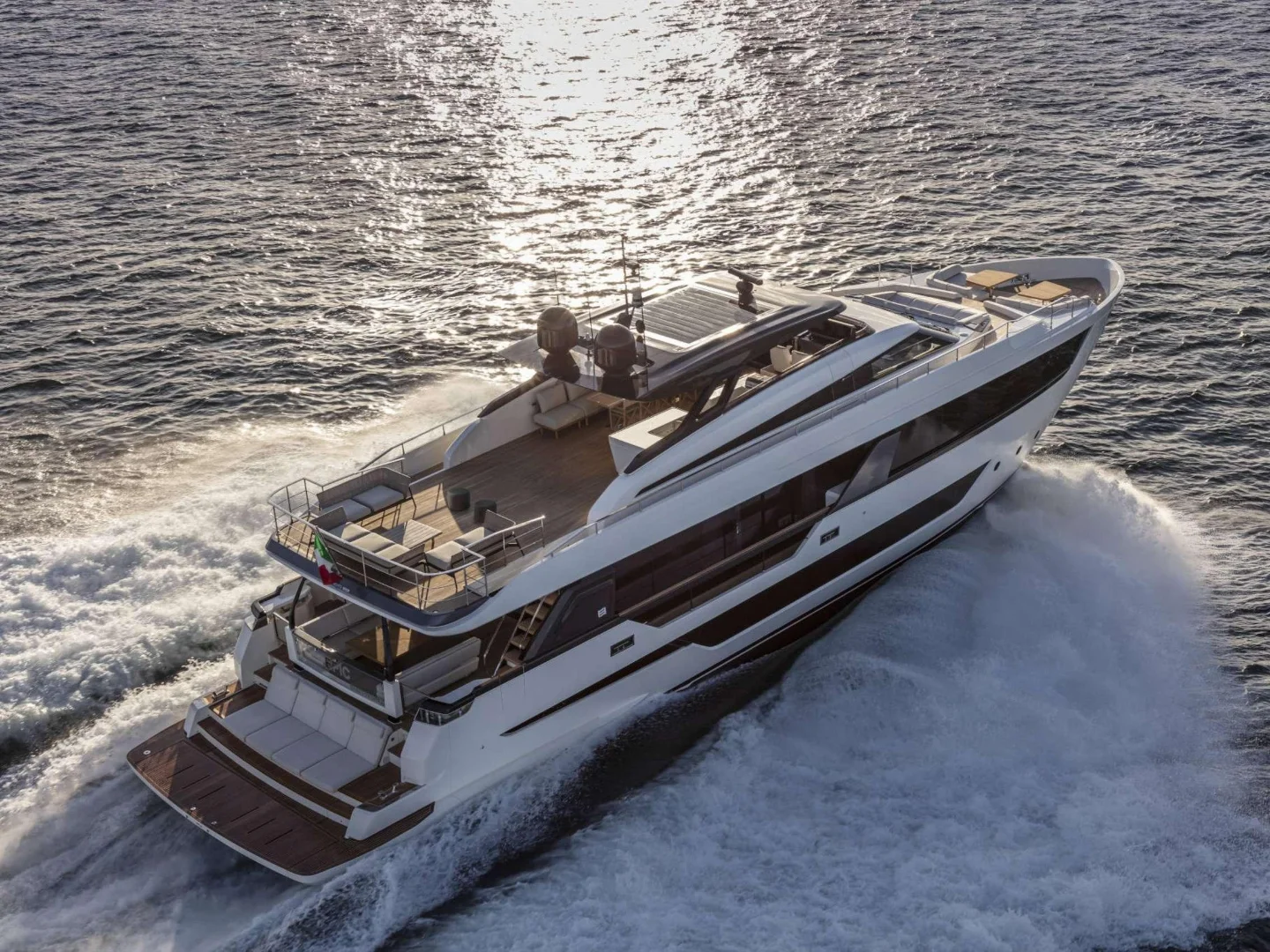 KARMA | Ferretti 100' - Photo 4