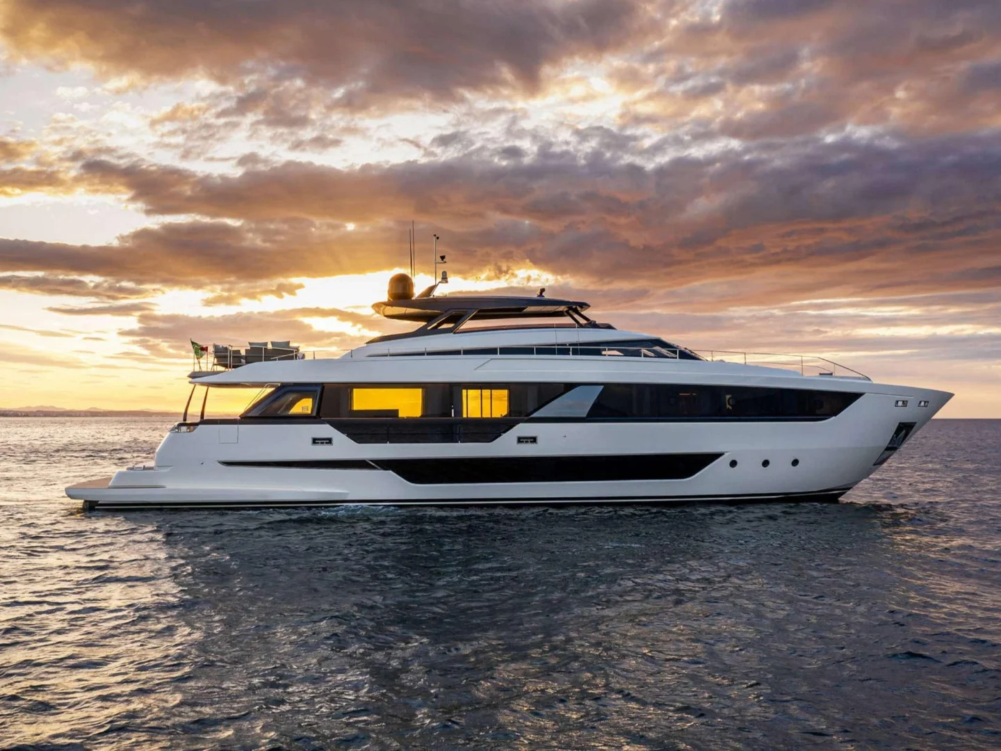 KARMA | Ferretti 100' - Photo 3