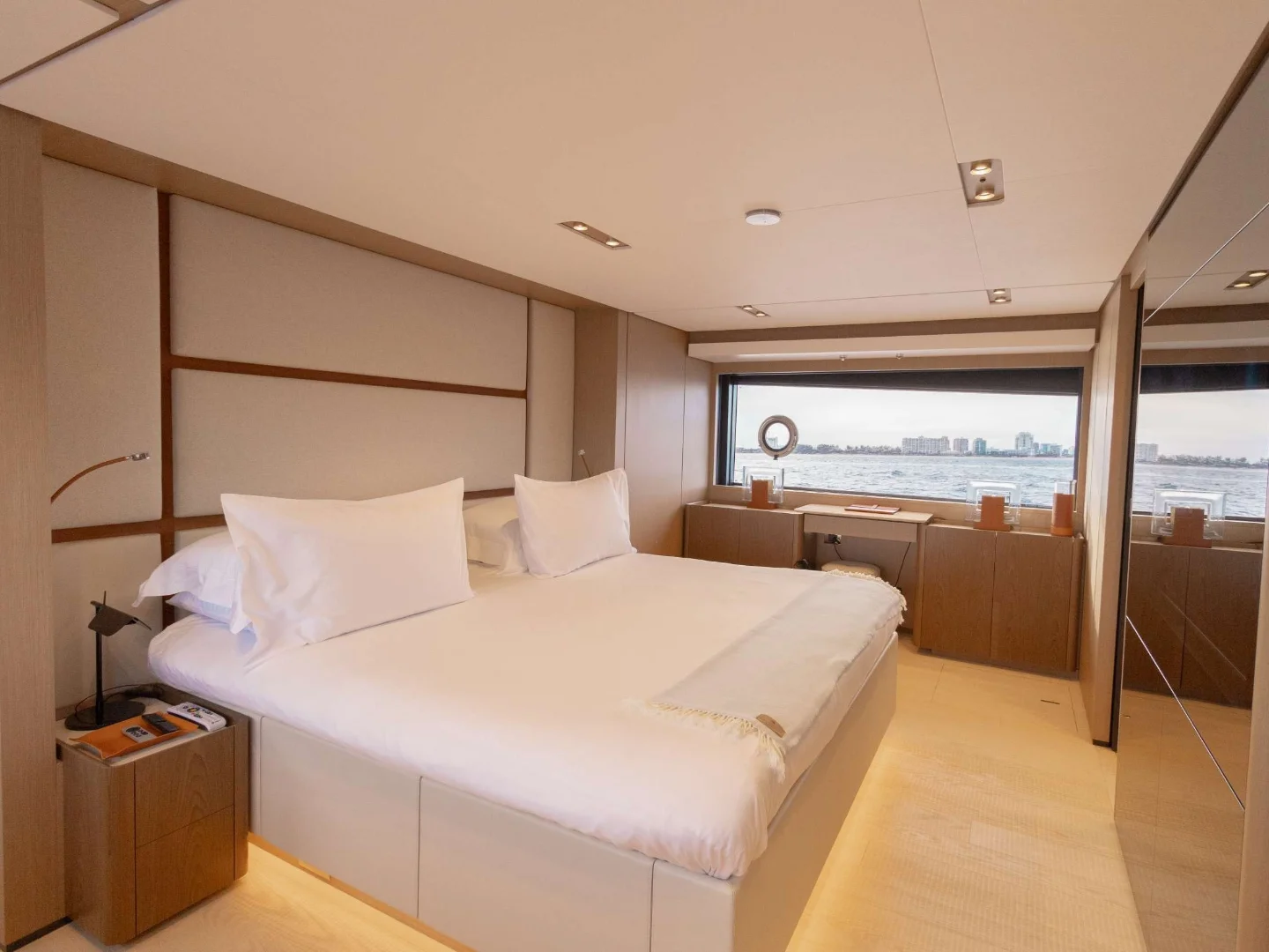 KARMA | Ferretti 100' - Photo 24