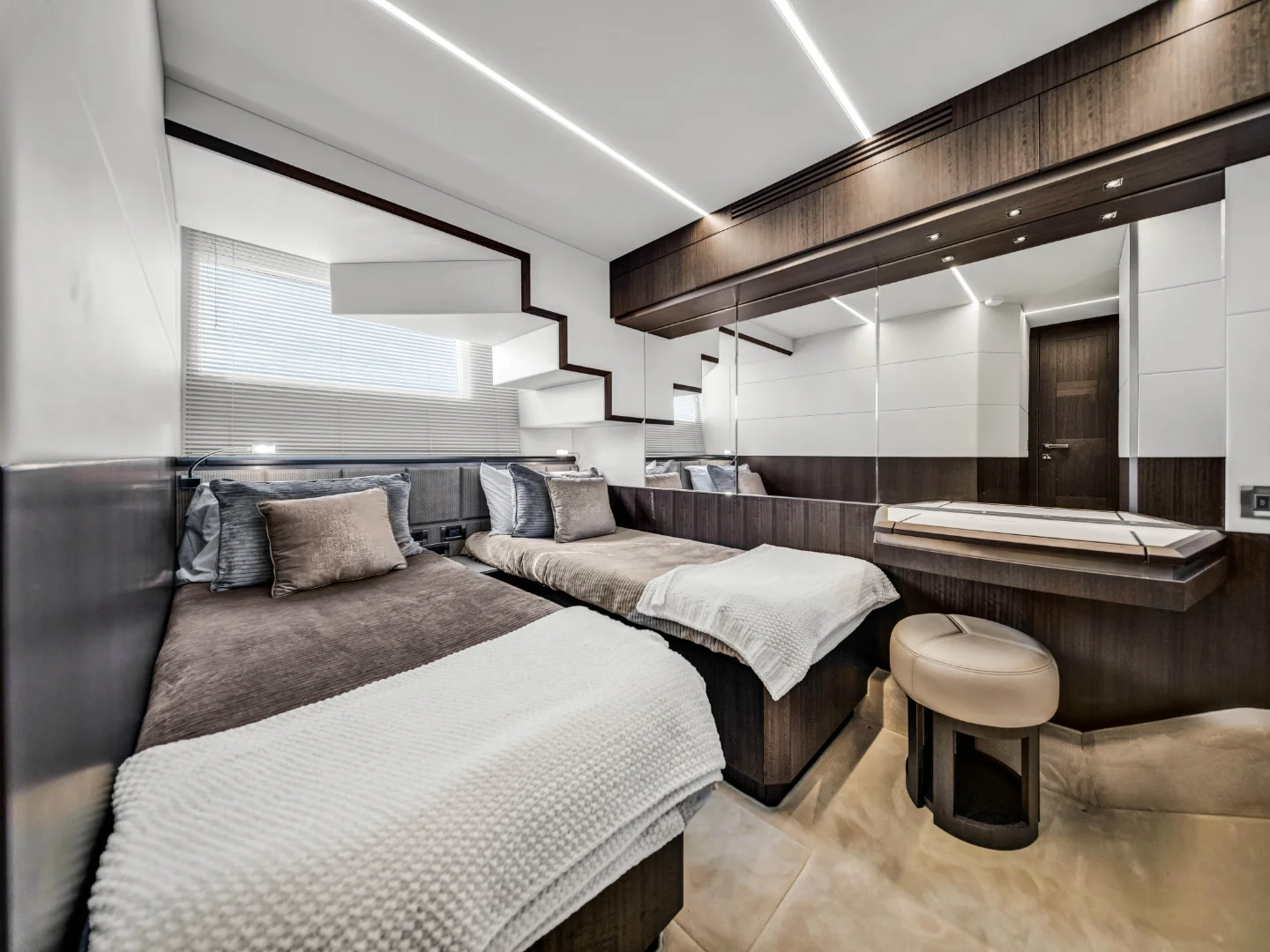SEVEN SEAS | Galeon 68' - Photo 31