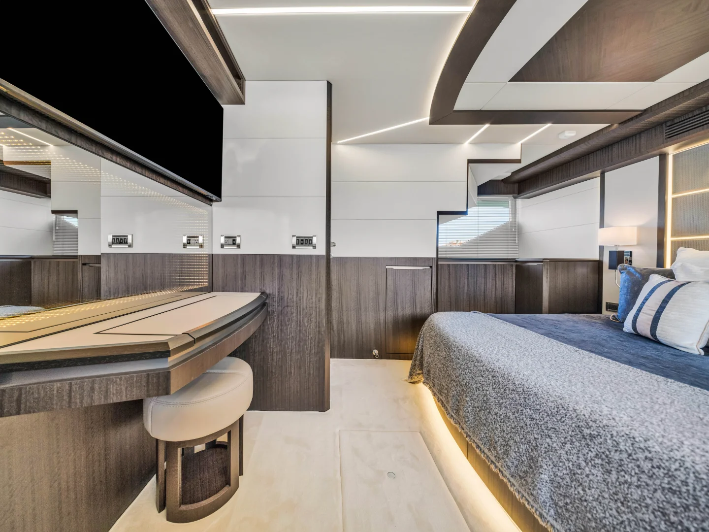 SEVEN SEAS | Galeon 68' - Photo 36