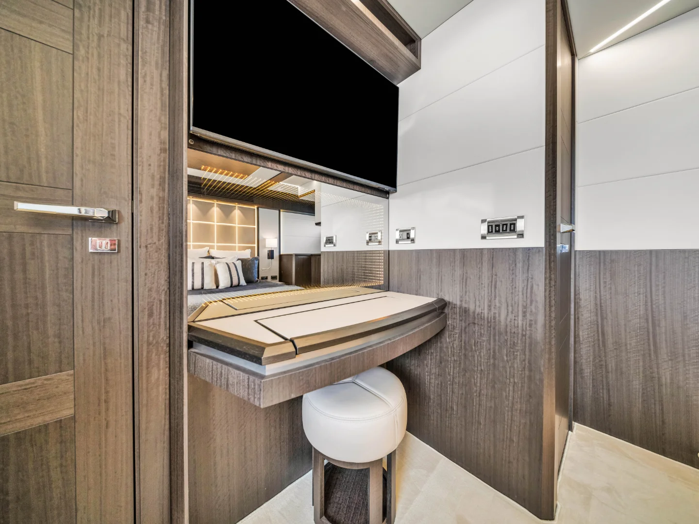 SEVEN SEAS | Galeon 68' - Photo 32