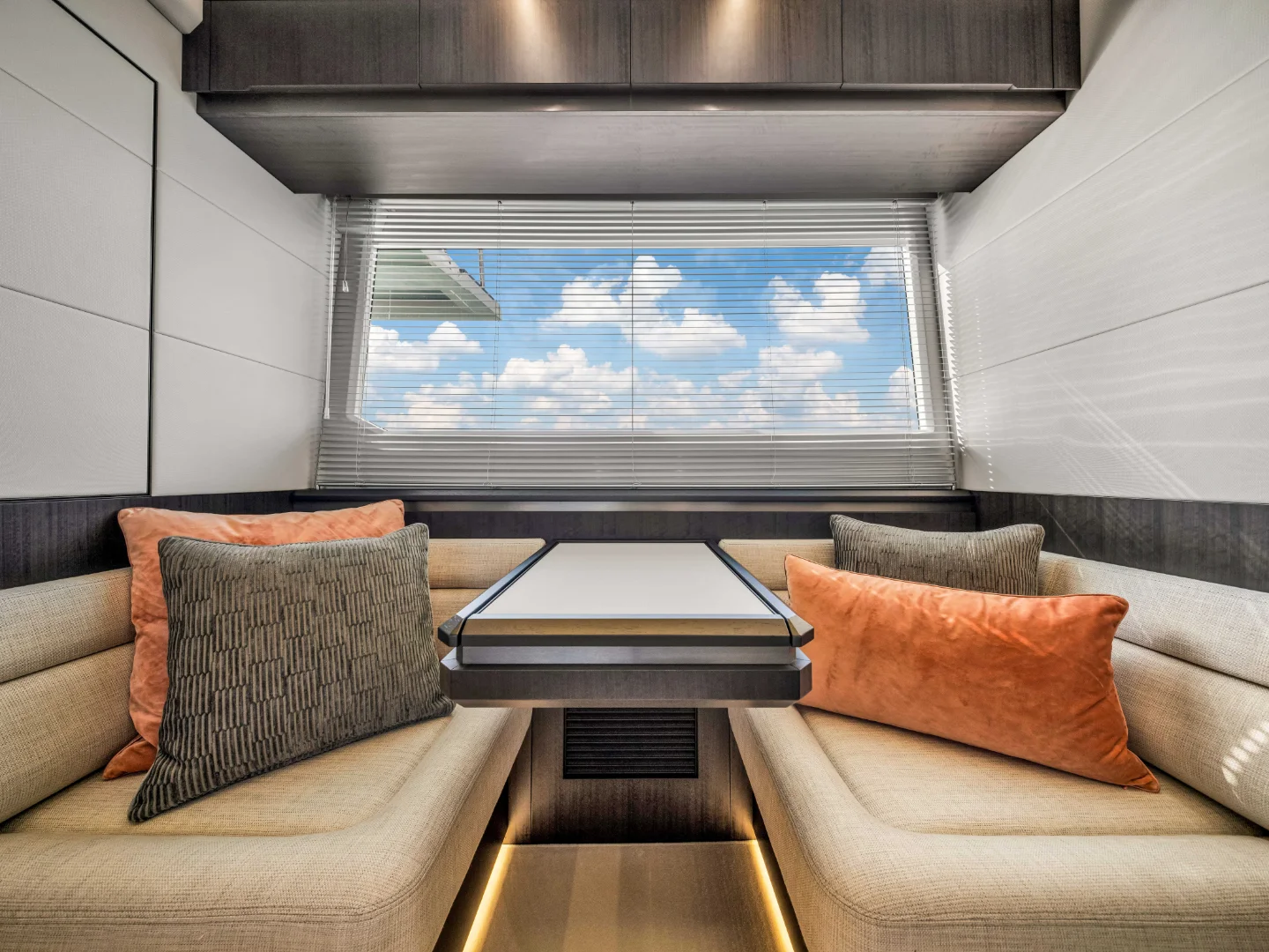 SEVEN SEAS | Galeon 68' - Photo 28