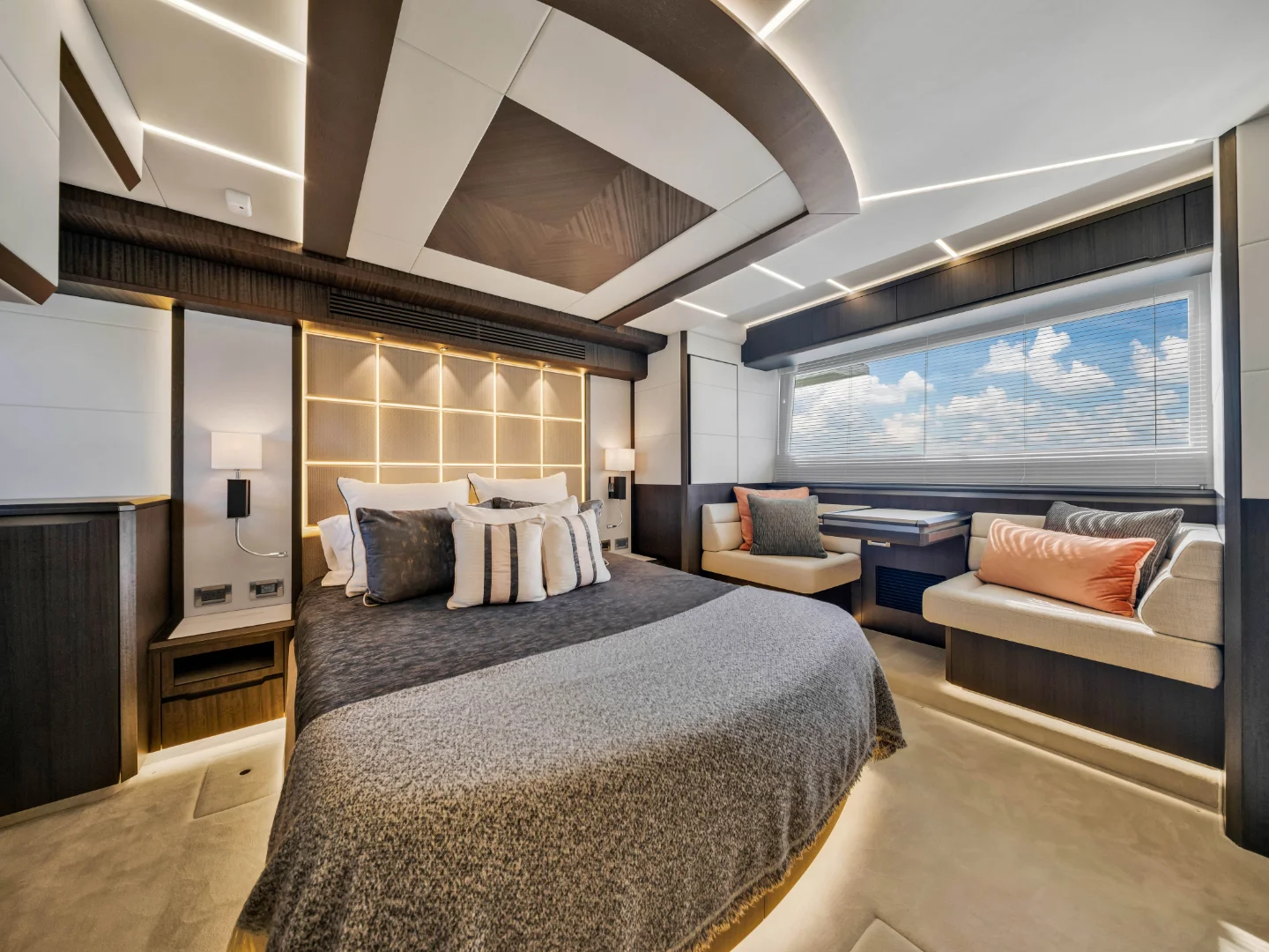 SEVEN SEAS | Galeon 68' - Photo 27