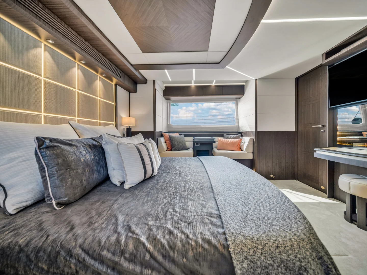 SEVEN SEAS | Galeon 68' - Photo 37