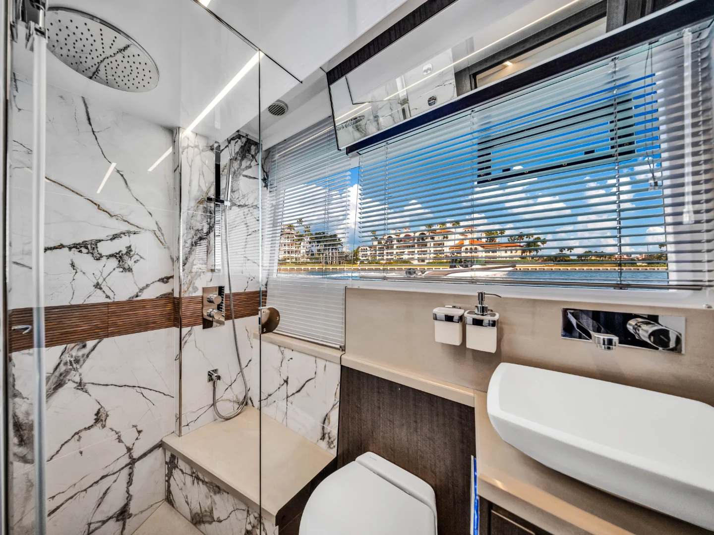 SEVEN SEAS | Galeon 68' - Photo 38