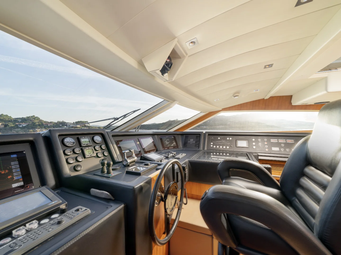 ETHNA | Ferretti Custom Line 97 - Photo 21