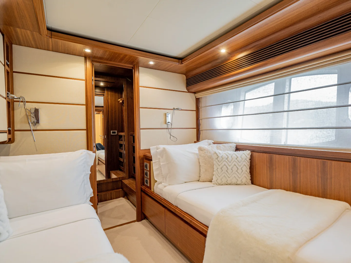 ETHNA | Ferretti Custom Line 97 - Photo 29