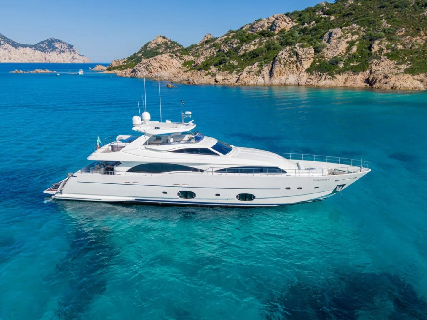 ETHNA | Ferretti Custom Line 97