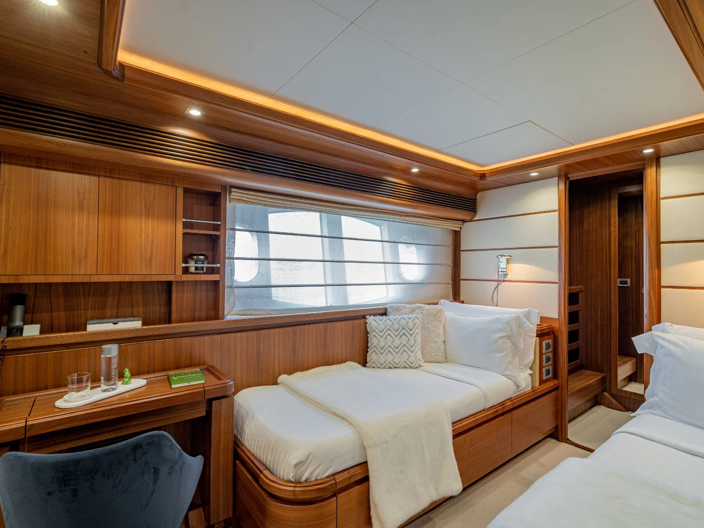 ETHNA | Ferretti Custom Line 97 - Photo 31