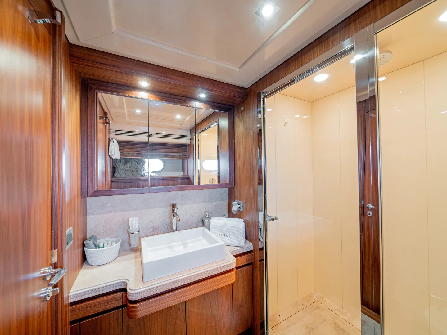 ETHNA | Ferretti Custom Line 97 - Photo 32