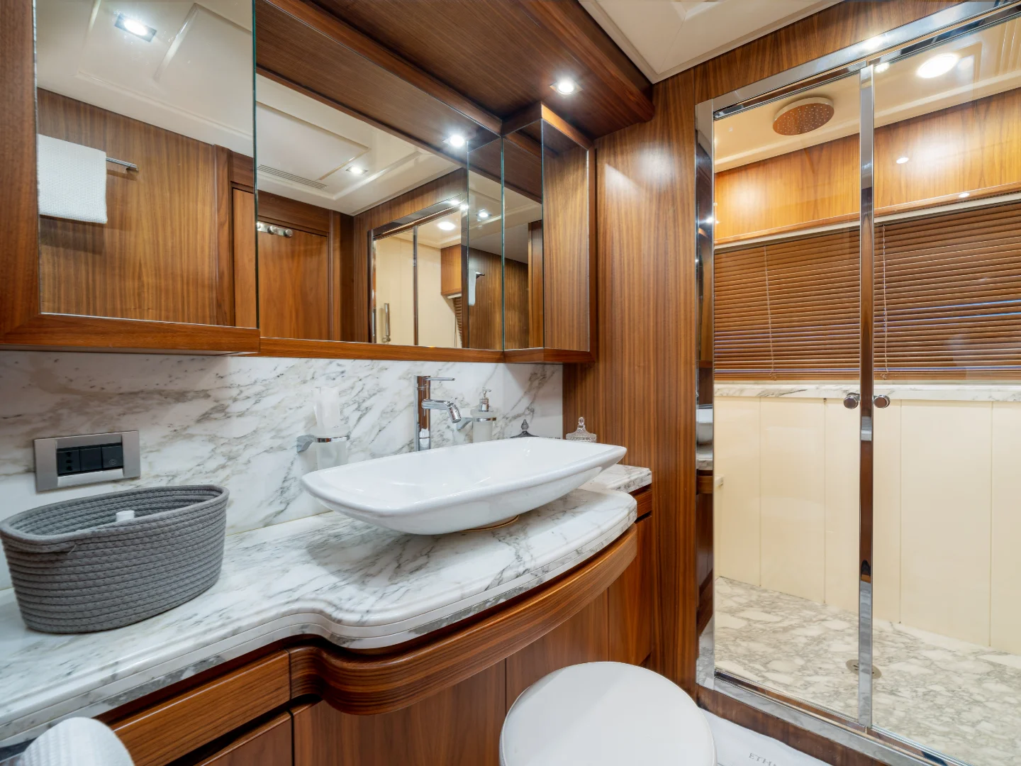 ETHNA | Ferretti Custom Line 97 - Photo 26