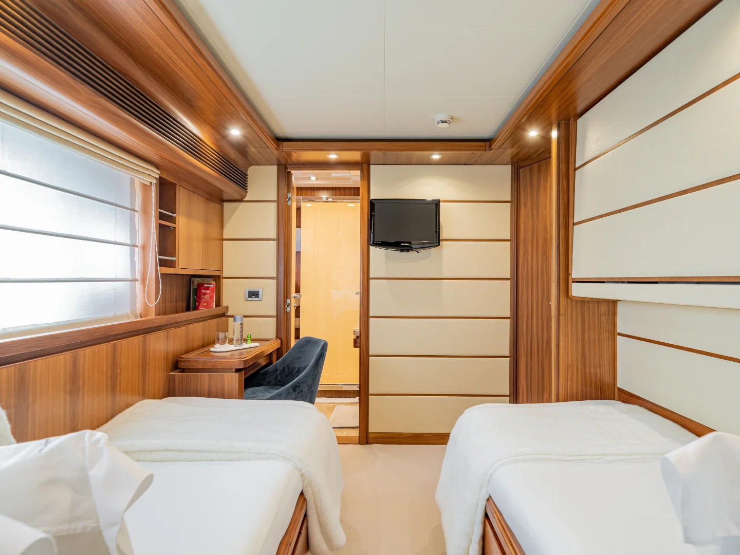 ETHNA | Ferretti Custom Line 97 - Photo 28