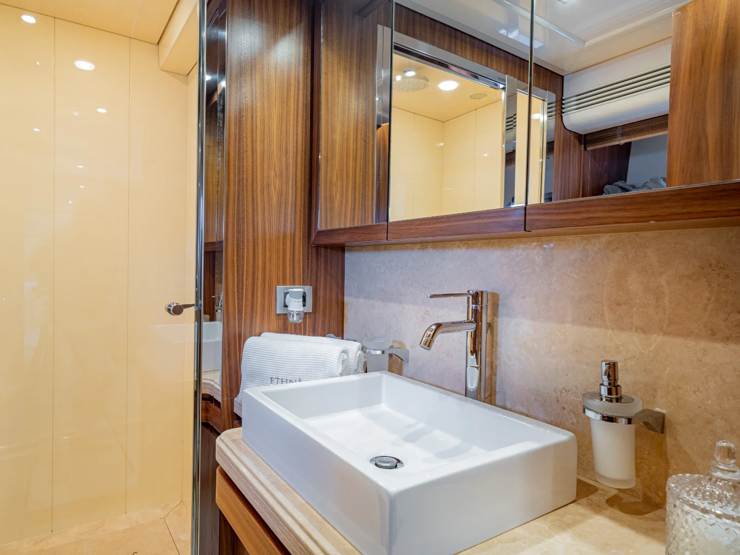 ETHNA | Ferretti Custom Line 97 - Photo 27