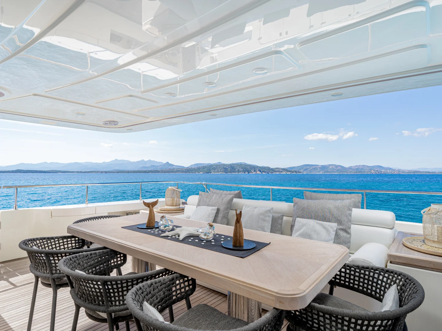 ETHNA | Ferretti Custom Line 97 - Photo 10