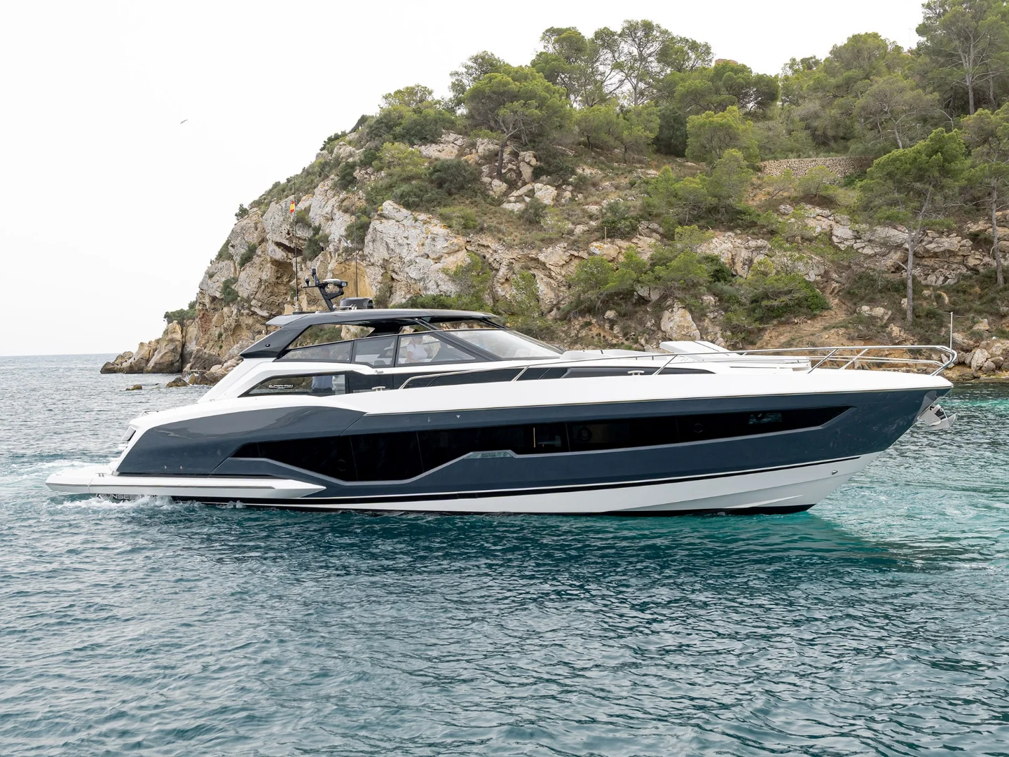 ELISEAUM | Sunseeker Superhawk 55 - Photo 2