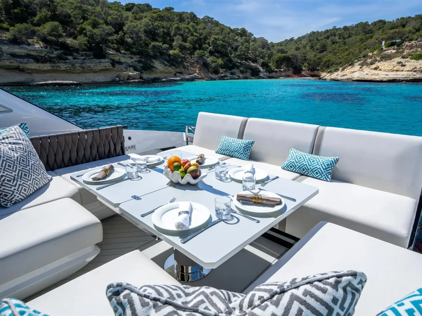 ELISEAUM | Sunseeker Superhawk 55 - Photo 16