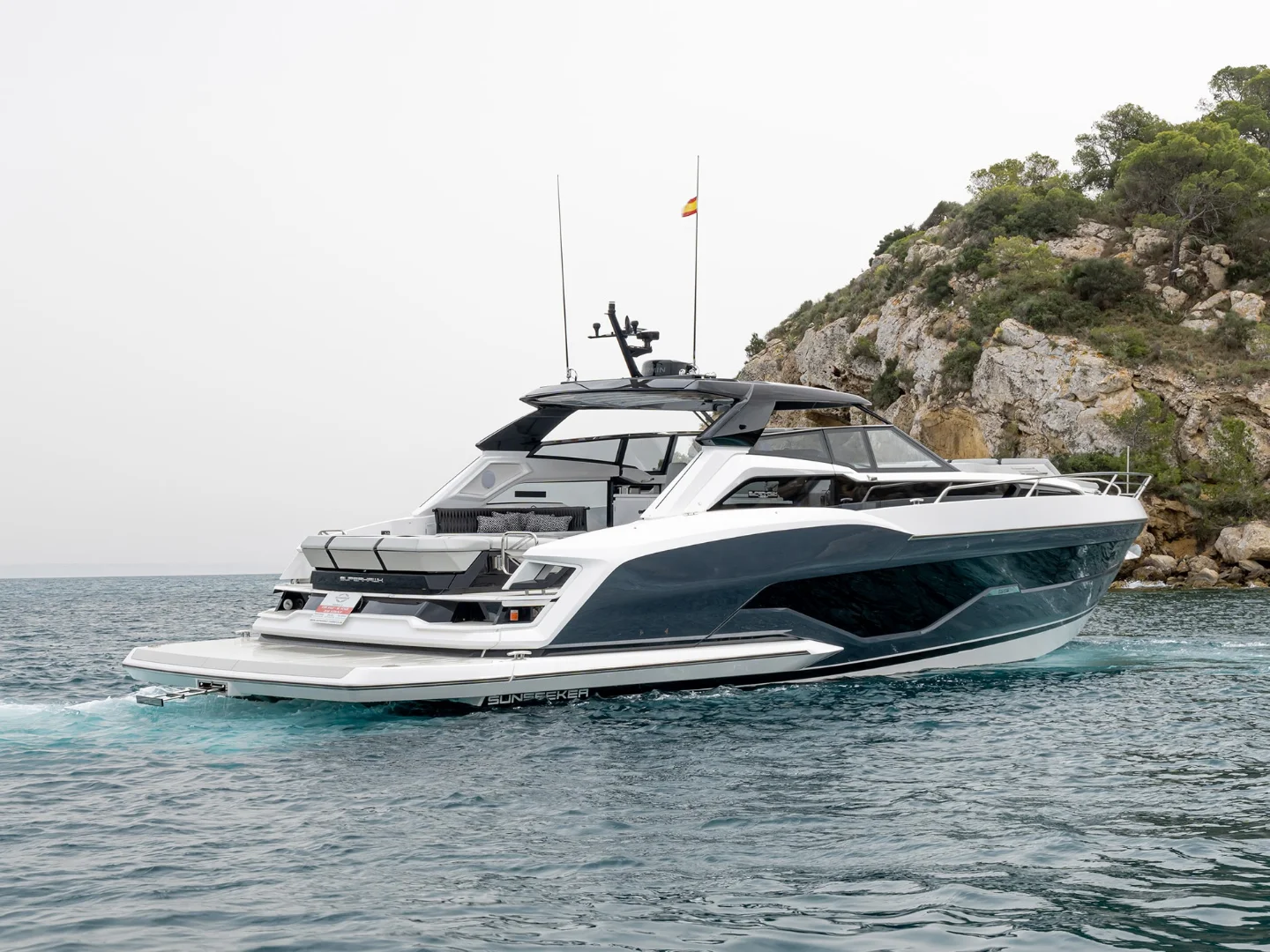 ELISEAUM | Sunseeker Superhawk 55 - Photo 3