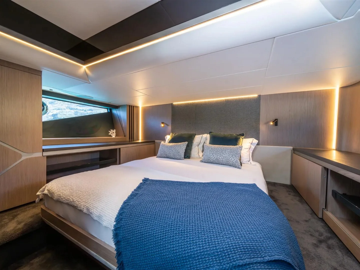 ELISEAUM | Sunseeker Superhawk 55 - Photo 22