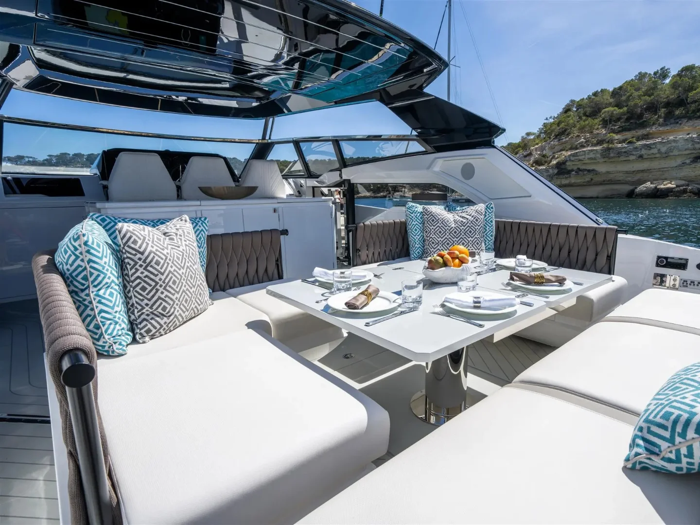 ELISEAUM | Sunseeker Superhawk 55 - Photo 15