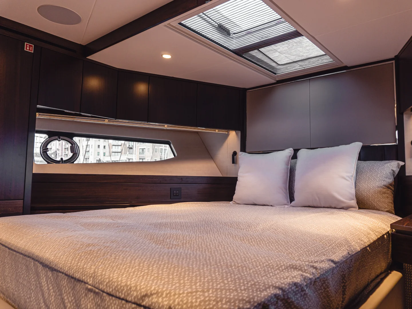 PERFECTION STILL | Sunseeker Manhattan 55 - Photo 21