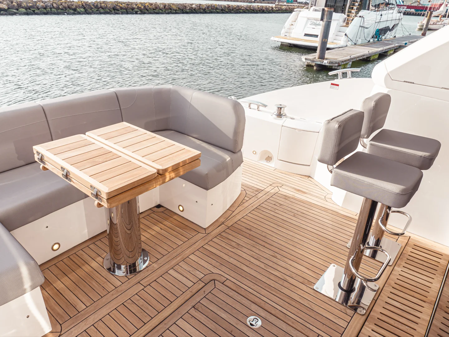 PERFECTION STILL | Sunseeker Manhattan 55 - Photo 10