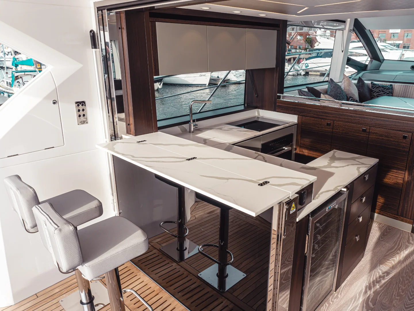 PERFECTION STILL | Sunseeker Manhattan 55 - Photo 11
