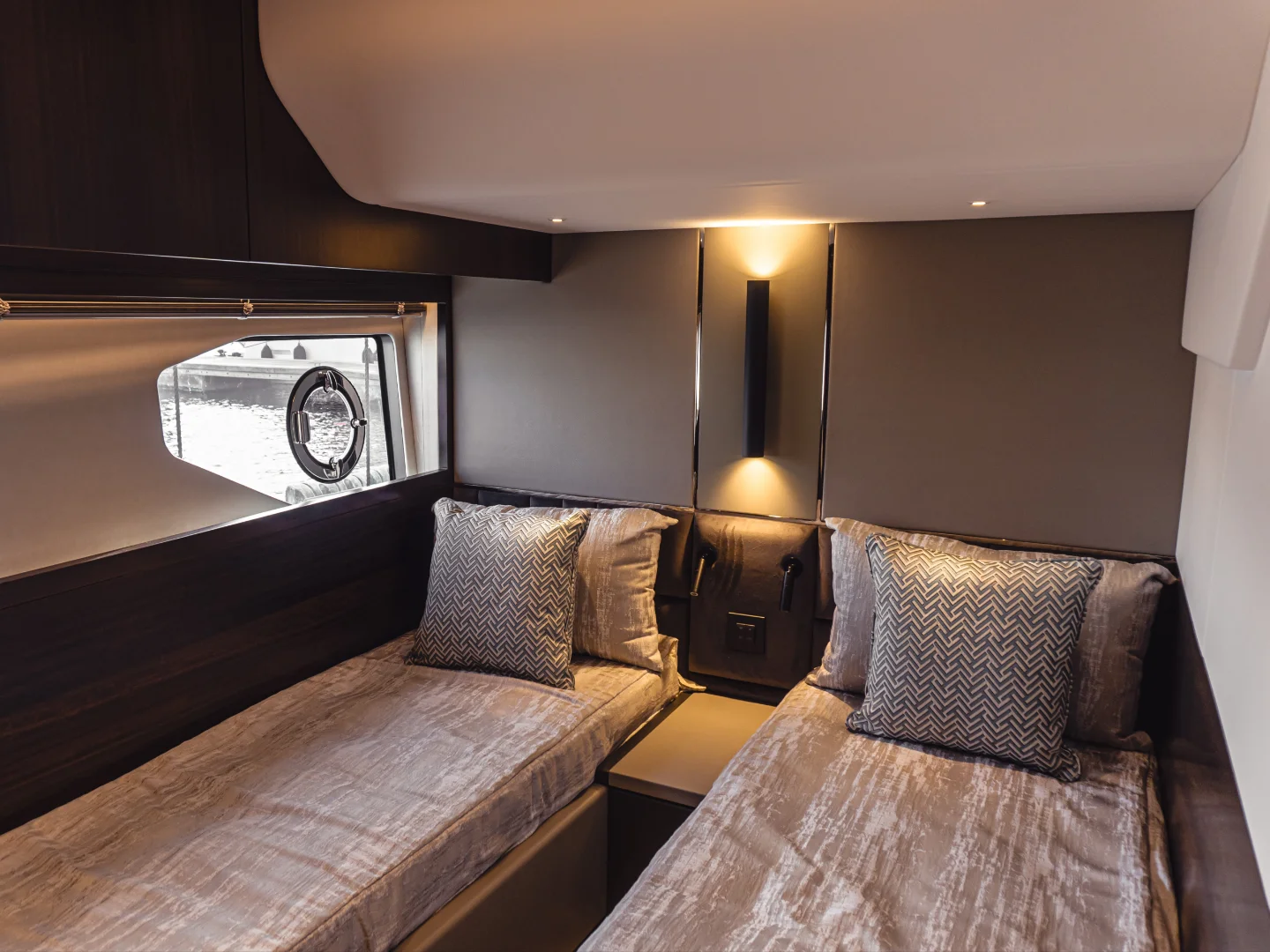 PERFECTION STILL | Sunseeker Manhattan 55 - Photo 18