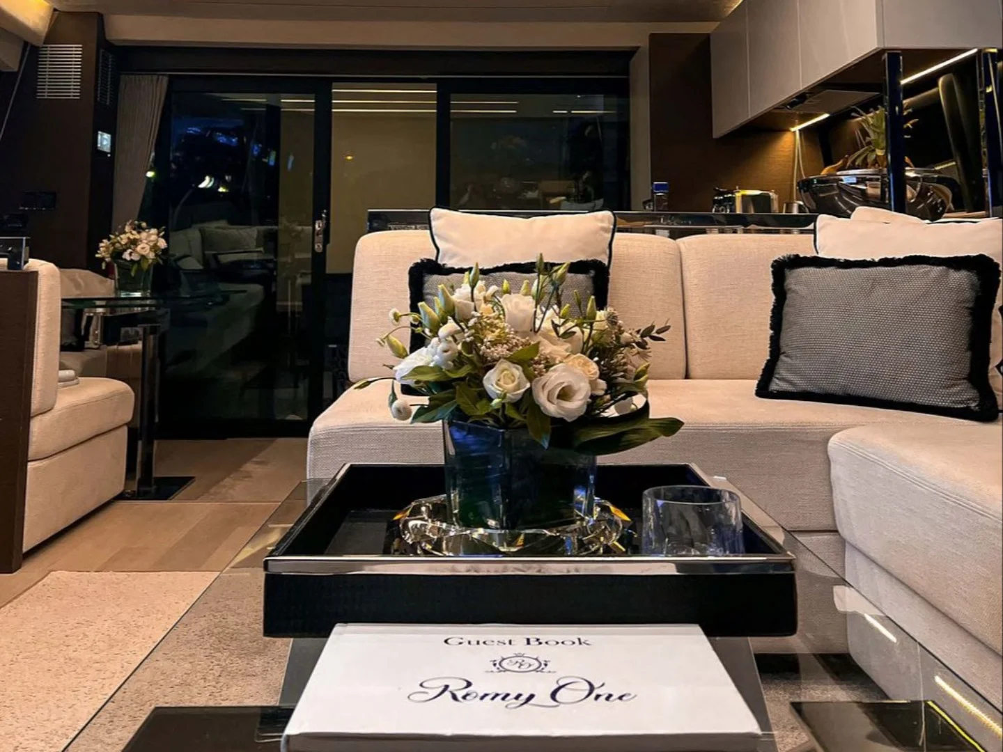 ROMY ONE | Prestige 680 - Photo 18