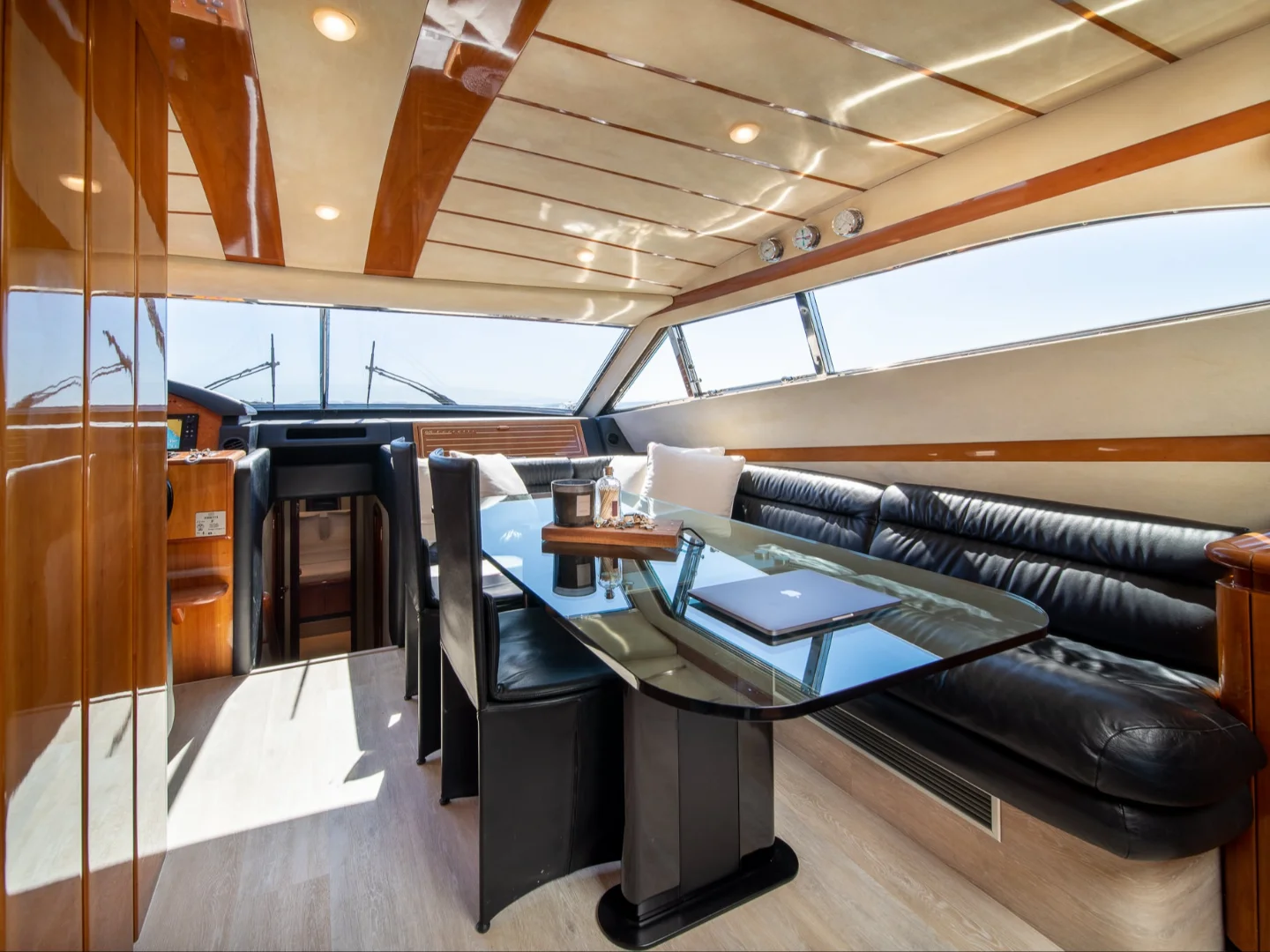SIMPLY BRILLIANT | Ferretti 68 - Photo 19