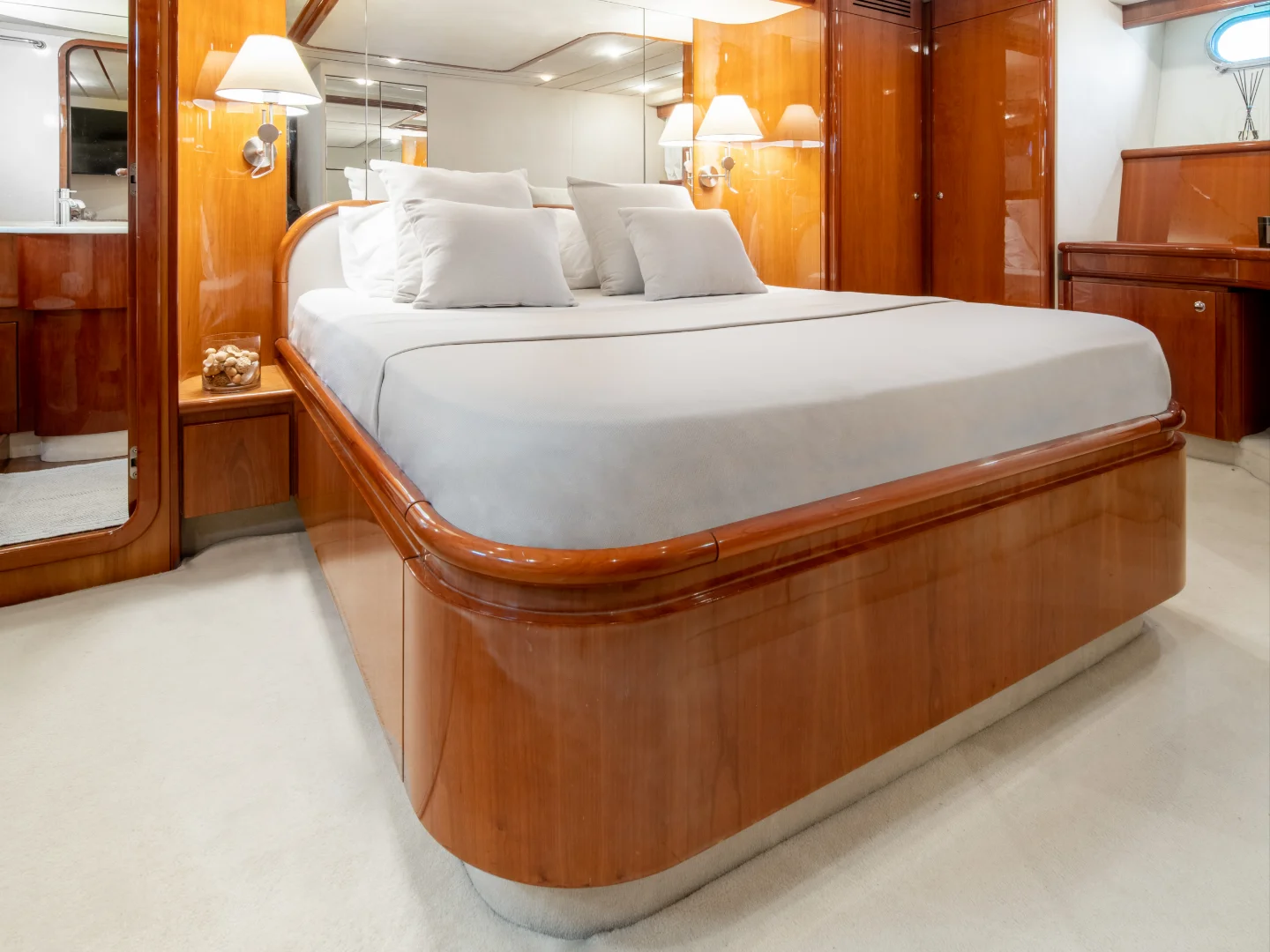 SIMPLY BRILLIANT | Ferretti 68 - Photo 22