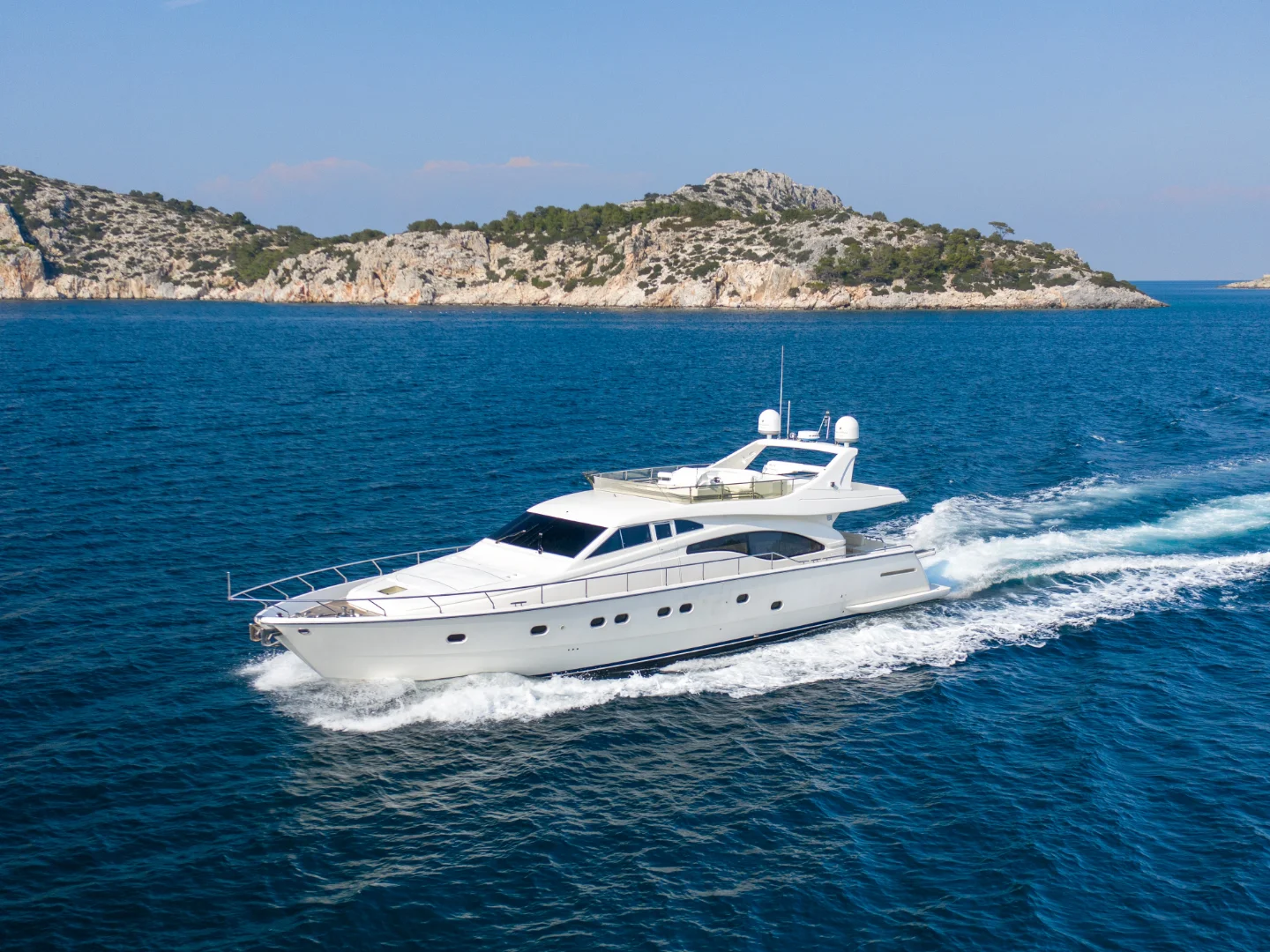 SIMPLY BRILLIANT | Ferretti 68 - Photo 3