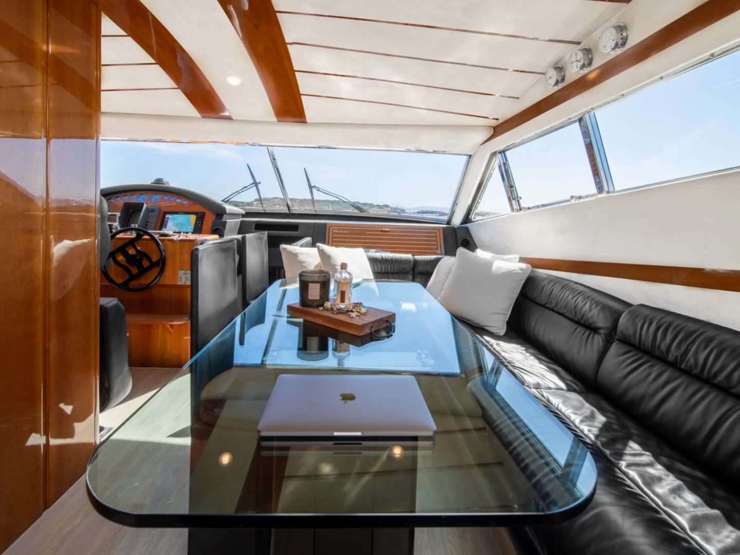 SIMPLY BRILLIANT | Ferretti 68 - Photo 18