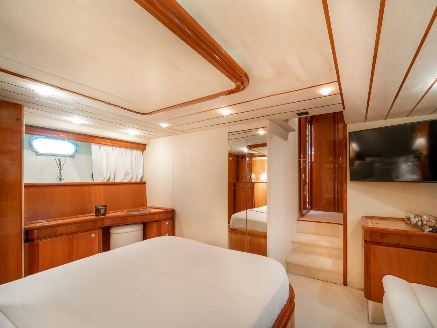 SIMPLY BRILLIANT | Ferretti 68 - Photo 23