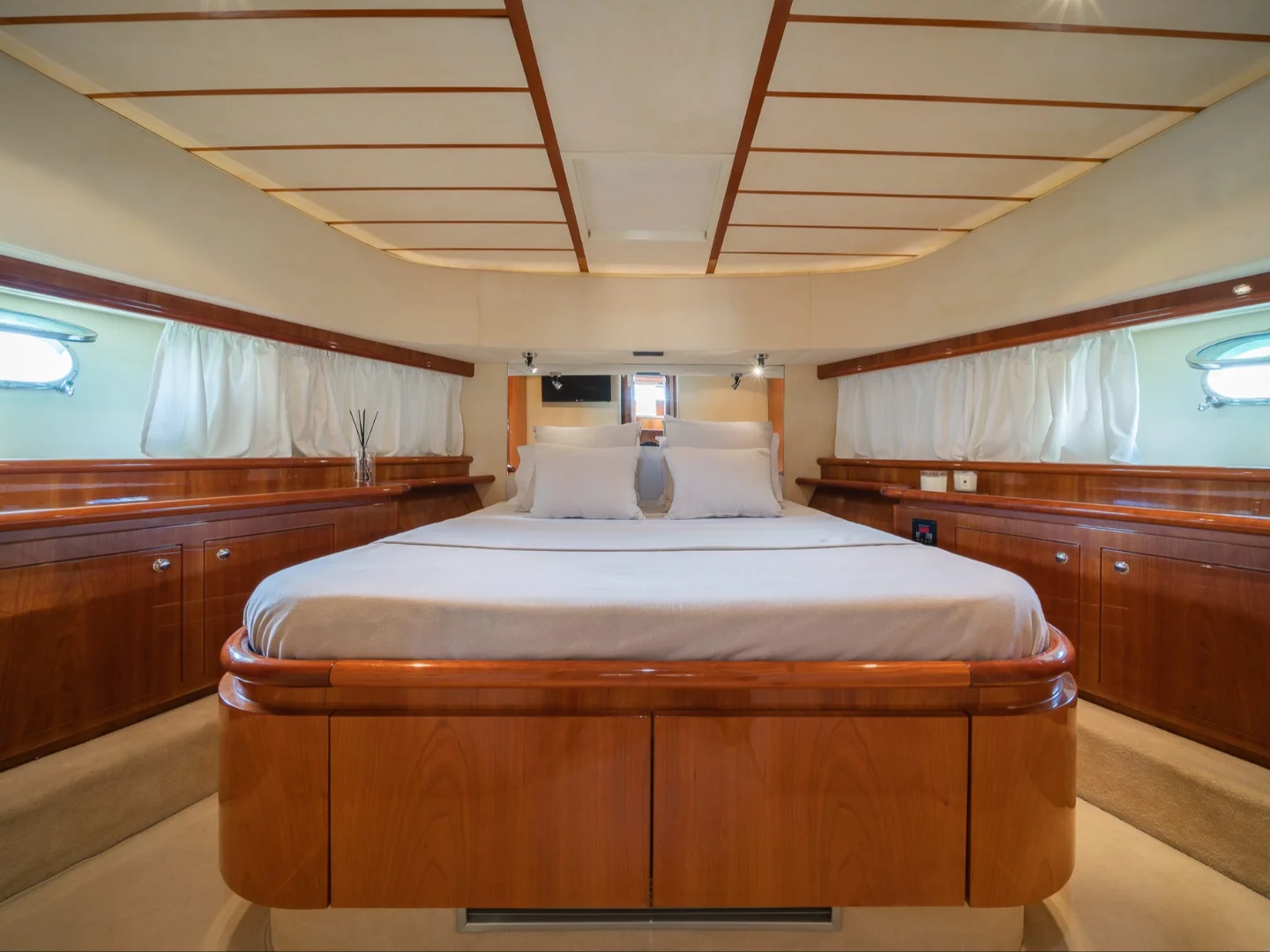 SIMPLY BRILLIANT | Ferretti 68 - Photo 26