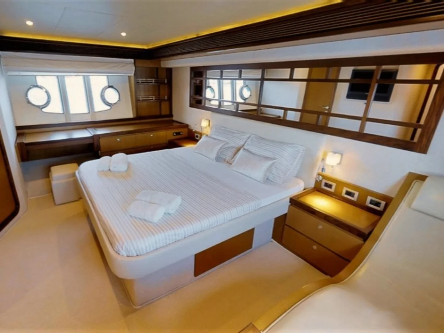Ferretti 630 Fly - Photo 19